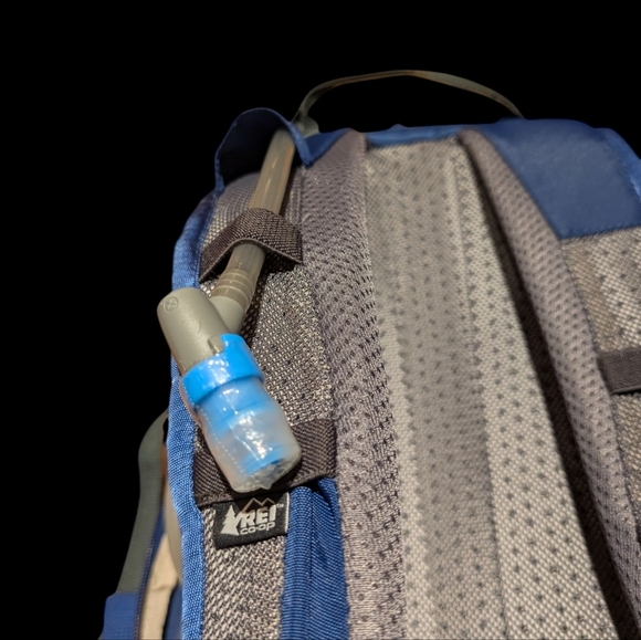 REI LINK HYDRO 15L / 2L BLADDER - DAY PACK, BACKPACK, BAG - Picture 8 of 10